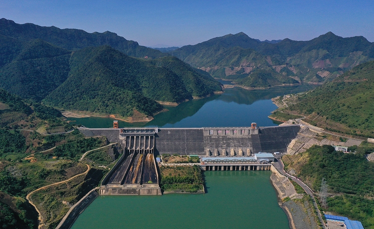 TOUR HỒ HÒA BÌNH - ĐỀN BÀ CHÚA THÁC BỜ