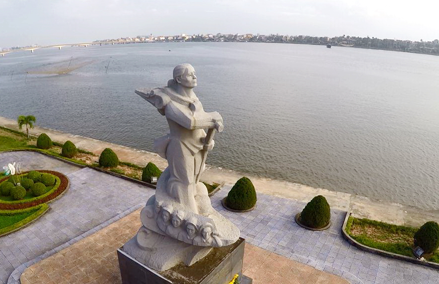 TOUR ĐỘNG THIÊN ĐƯỜNG - BIỂN NHẬT LỆ - NGÃ BA ĐỒNG LỘC